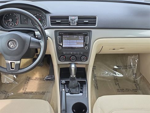 Used 2015 Volkswagen Passat 1.8T Limited Edition image 15