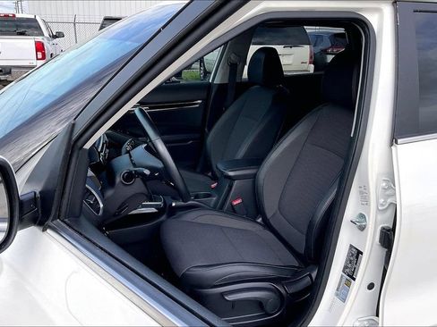 Used 2023 Kia Seltos S w/ Navigation Package FWD image 18
