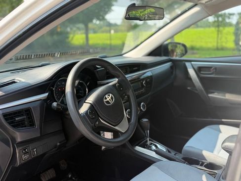 Used 2015 Toyota Corolla L FWD image 2