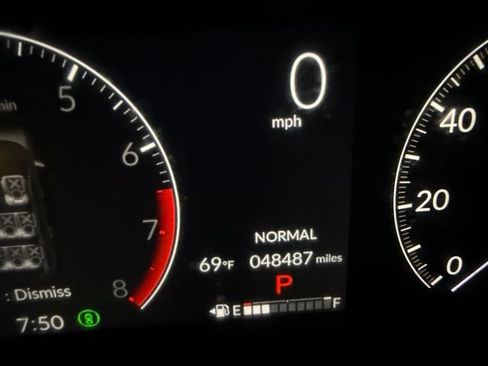 Used 2023 Honda Pilot Touring image 12