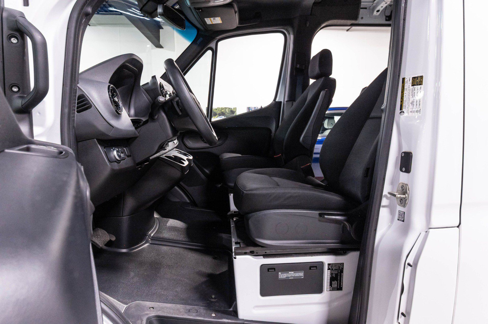 Used 2021 Mercedes-Benz Sprinter 2500 w/ Driver Convenience Package image 6