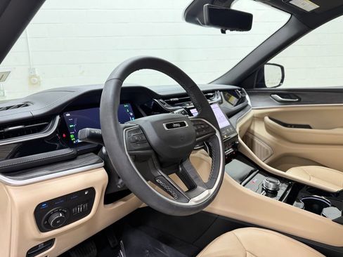 Used 2022 Jeep Grand Cherokee Limited 4xe w/ Luxury Tech Group II AWD/4WD image 22