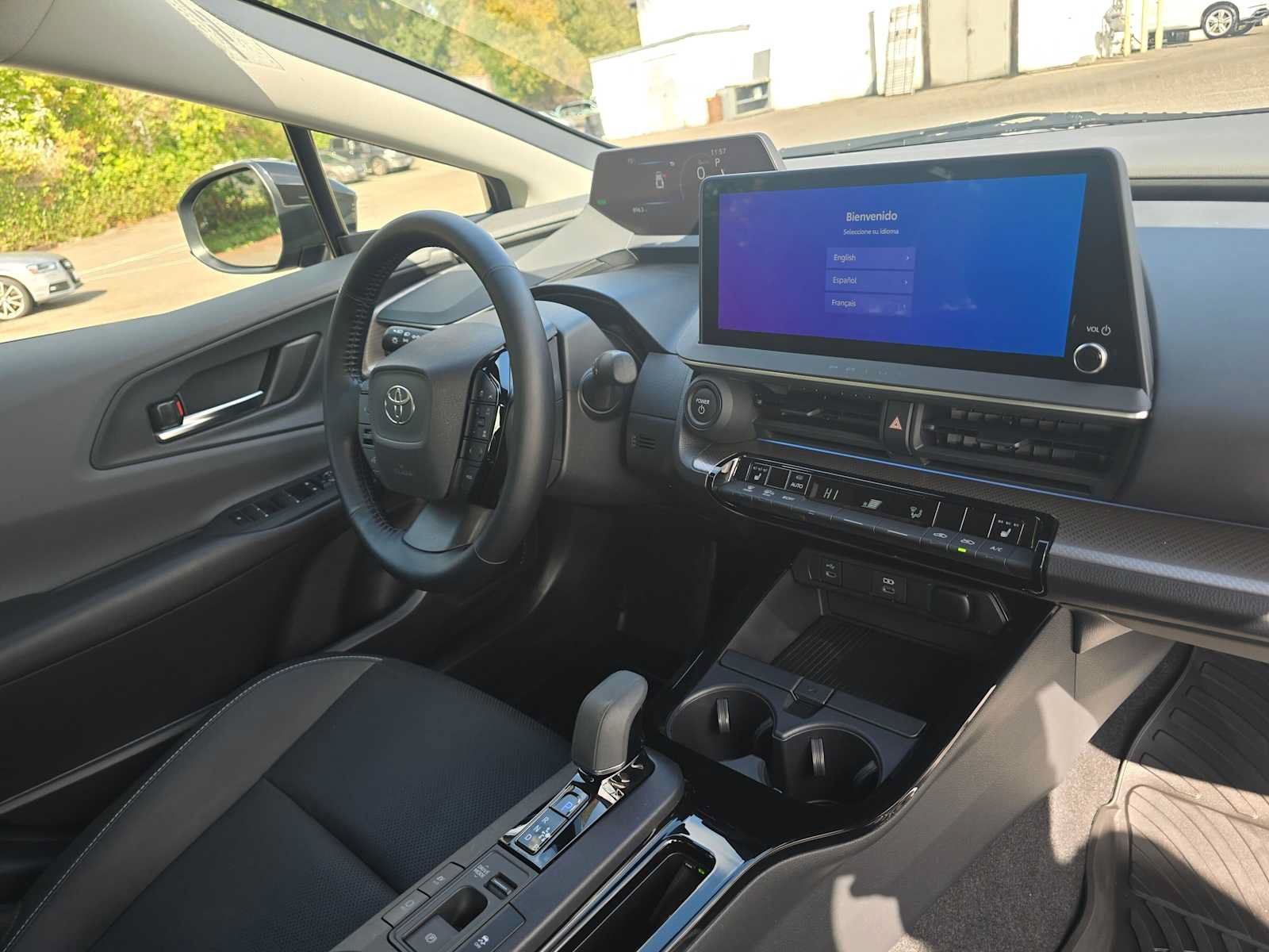 Used 2024 Toyota Prius XLE AWD/4WD image 10