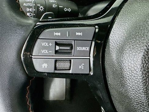 Used 2025 Honda Pilot Sport image 10