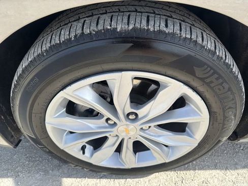 Used 2025 Chevrolet Malibu LT image 25