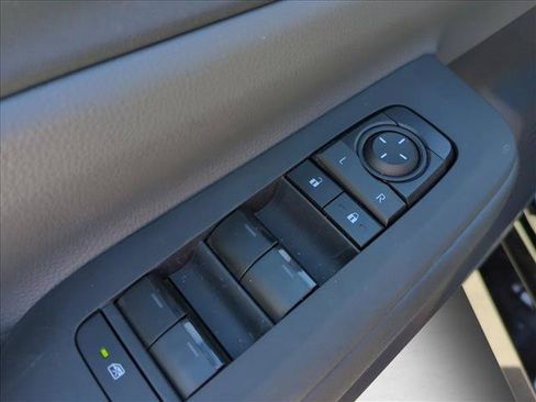 Used 2026 Toyota Prius LE FWD image 12