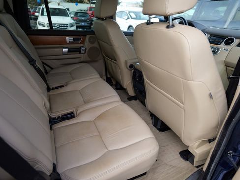 Used 2016 Land Rover LR4 HSE LUX image 32