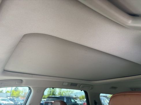 Used 2022 Nissan Pathfinder Platinum w/ Cargo Package AWD/4WD image 19