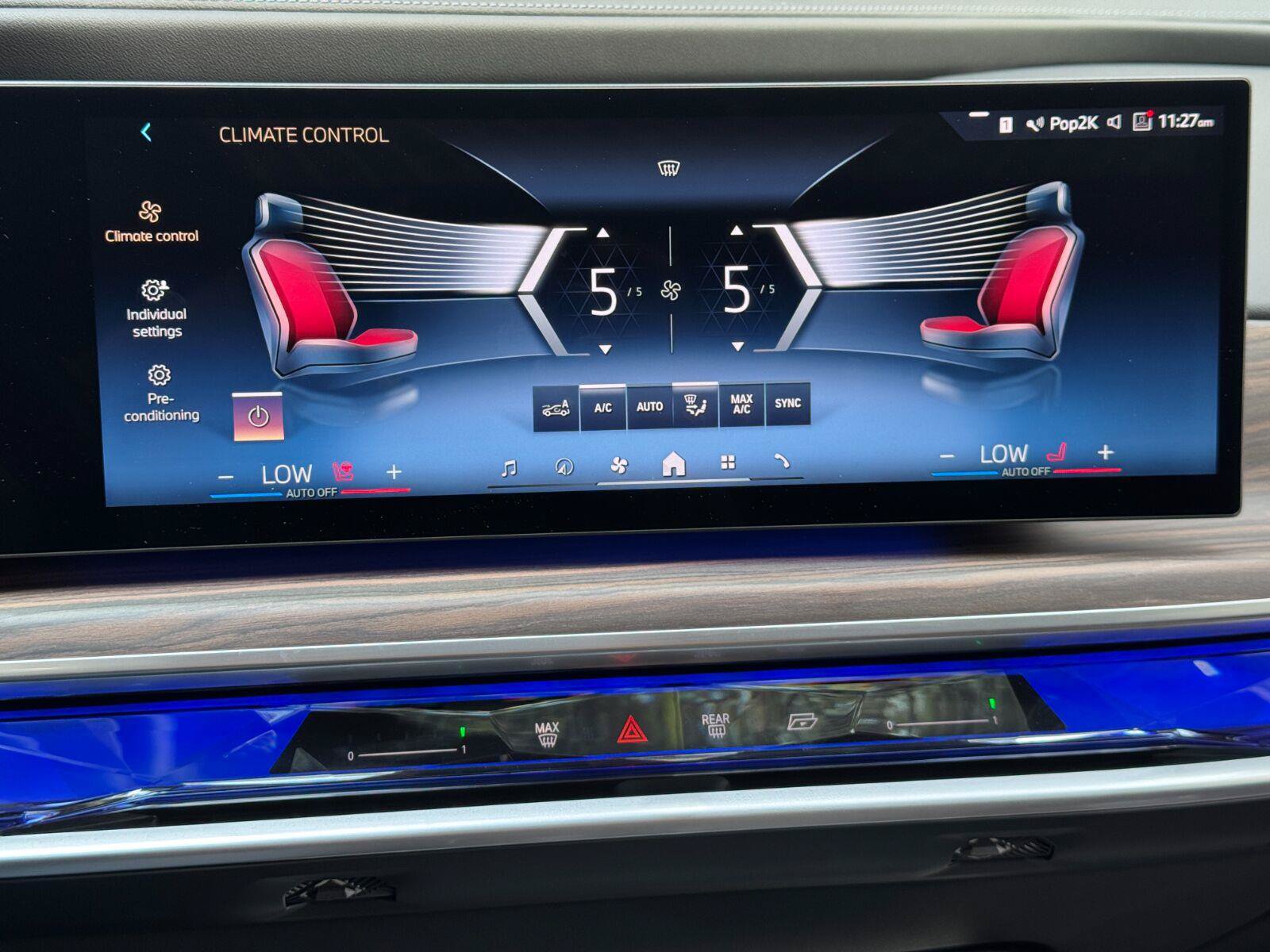 Used 2023 BMW i7 xDrive60 w/ Executive Package 2 AWD/4WD image 28