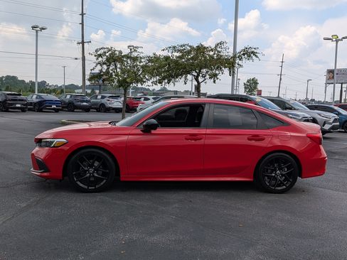 Used 2023 Honda Civic Sport image 5