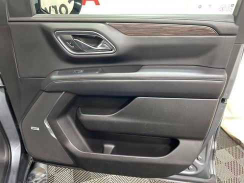 Used 2021 Chevrolet Tahoe Z71 w/ Z71 Signature Package image 11