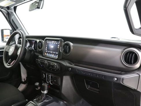 Used 2023 Jeep Wrangler Unlimited w/ Cold Weather Group AWD/4WD image 16