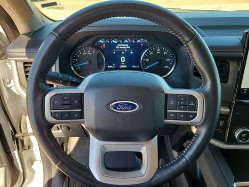 Used 2024 Ford Expedition XLT RWD image 19