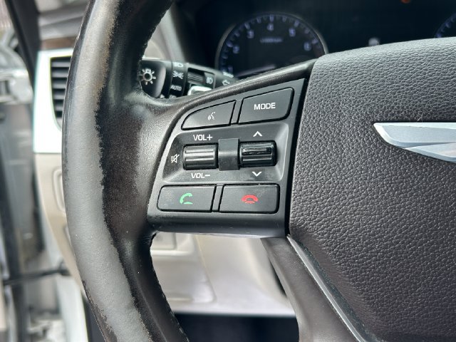 Used 2015 Hyundai Genesis 5.0 RWD image 18