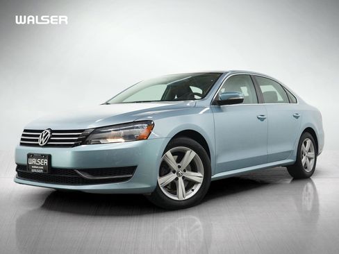 Used 2013 Volkswagen Passat 2.5 SE FWD image 1