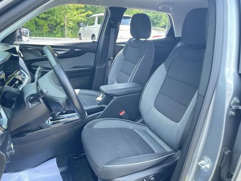 Certified 2025 Chevrolet TrailBlazer LT w/ Convenience Package FWD image 18