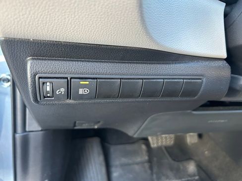 Certified 2025 Toyota Corolla LE image 17