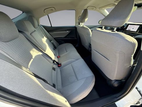 Used 2025 Toyota Camry LE FWD image 17