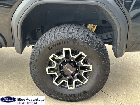 Used 2025 GMC Sierra 2500 AT4X AWD/4WD image 7