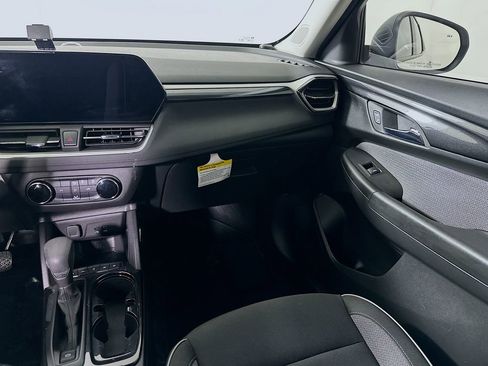 Used 2024 Chevrolet TrailBlazer LS w/ LS Convenience Package image 19