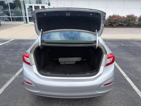Used 2017 Chevrolet Cruze LS FWD image 20