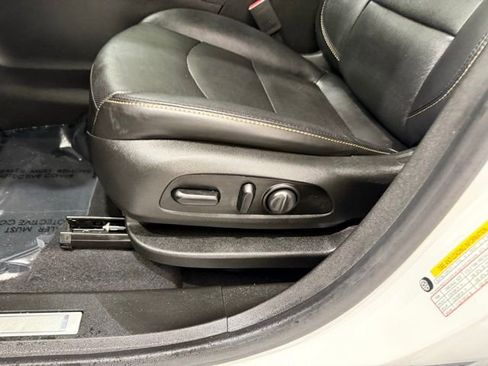 Used 2021 Chevrolet Equinox Premier w/ Redline Edition image 14