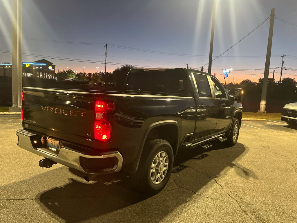 Used 2024 Chevrolet Silverado 2500 LT w/ Convenience Package AWD/4WD image 3