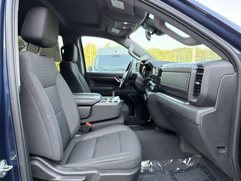 Used 2023 Chevrolet Silverado 1500 LT AWD/4WD image 17