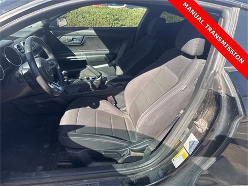 Used 2016 Ford Mustang Coupe image 9