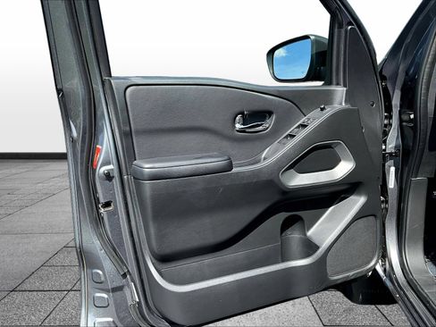Used 2025 Nissan Frontier SV w/ SV Convenience Package AWD/4WD image 24