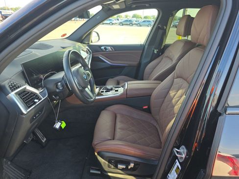 Used 2026 BMW X5 xDrive40i w/ M Sport Package AWD/4WD image 2