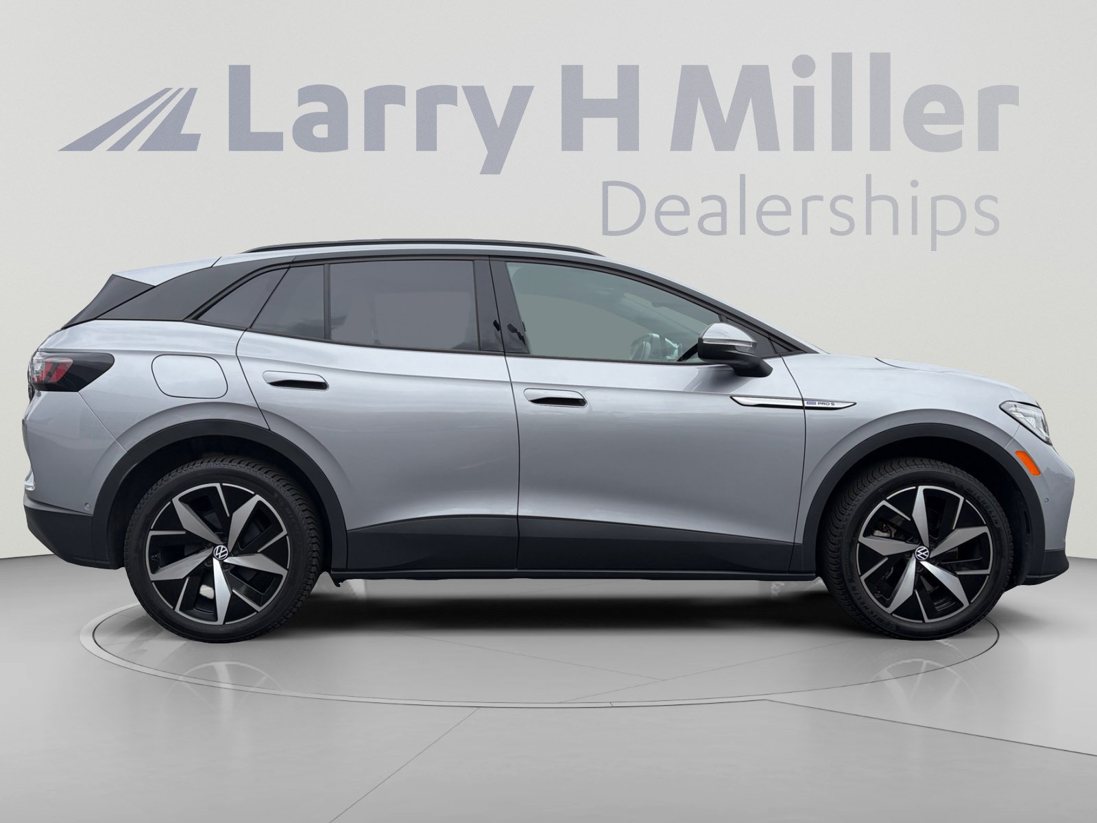 Used 2023 Volkswagen ID.4 Pro S AWD/4WD image 6