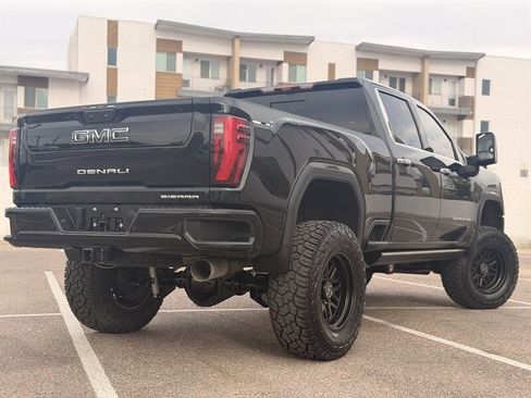 Used 2024 GMC Sierra 2500 Denali Ultimate AWD/4WD image 3