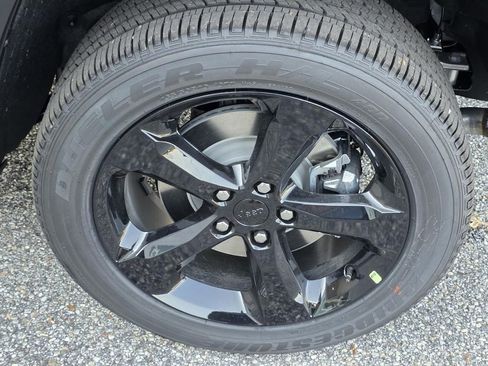 New 2025 Jeep Grand Cherokee L Altitude AWD/4WD image 35