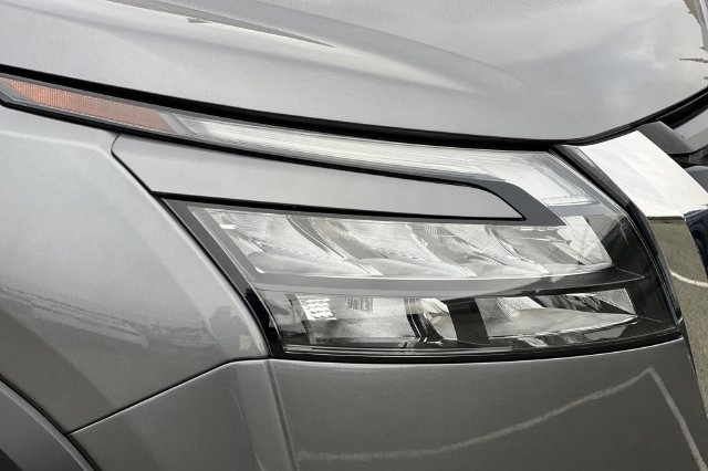 Used 2024 Nissan Pathfinder SV FWD image 38