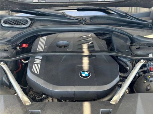 Used 2023 BMW 740i w/ Executive Package image 25