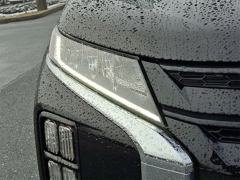 Used 2024 Mitsubishi Outlander Sport LE image 12