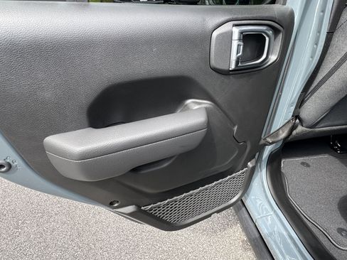 Used 2025 Jeep Gladiator Sport AWD/4WD image 21