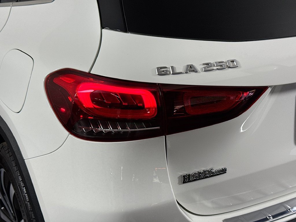 Used 2022 Mercedes-Benz GLA 250 4MATIC image 35