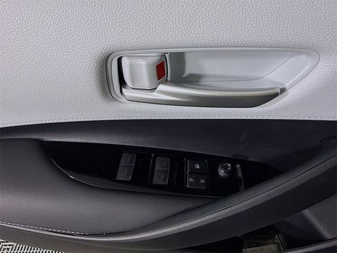 Certified 2025 Toyota Corolla SE image 21