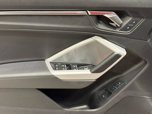 Used 2024 Audi Q3 2.0T Premium image 20
