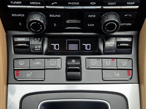 Used 2015 Porsche 911 Carrera 4 image 30