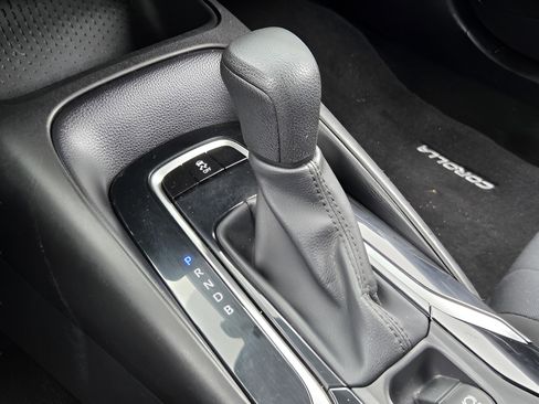 Used 2020 Toyota Corolla LE w/ Carpet Mat Package (TMS) FWD image 21