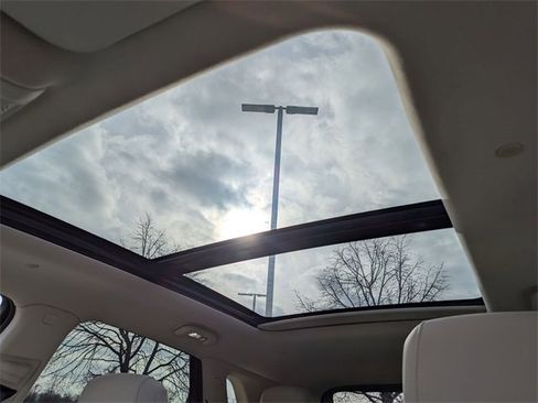 Certified 2024 Cadillac XT5 Premium Luxury w/ LPO, Floor Liner Package image 19