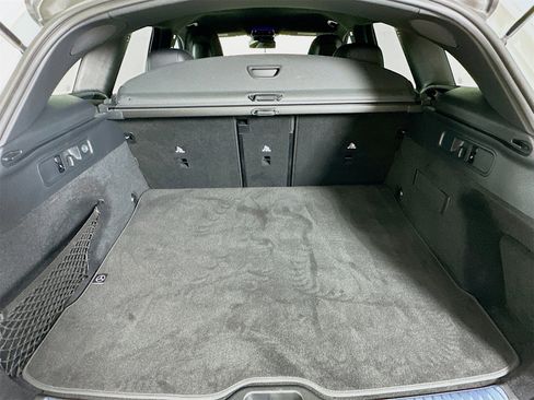 Used 2024 Mercedes-Benz GLC 300 image 27