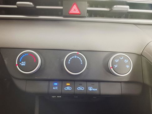Certified 2023 Hyundai Elantra SE w/ Preferred Accessory Package FWD image 20