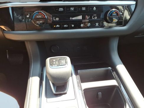 Used 2025 Nissan Pathfinder SL w/ Cargo Package AWD/4WD image 22