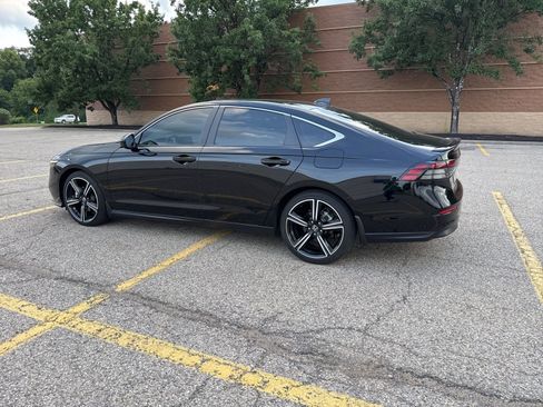 Used 2023 Honda Accord Sport image 29