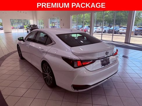 Used 2025 Lexus ES 300h w/ Premium Package FWD image 5