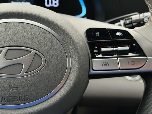 Used 2025 Hyundai Elantra Sport FWD image 10